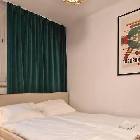 Retro Cozy Flat Central Point With Very Fast Wifi Διαμέρισμα